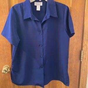 Short sleeve button down blouse medium